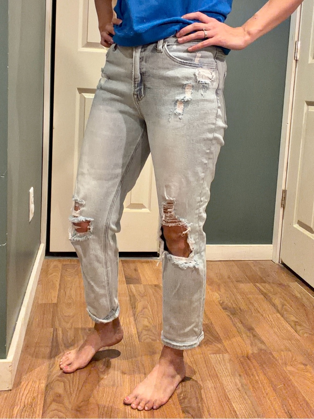 VERVET BY FLYING MONKEY Light Denim Distressed Straight Leg Jeans